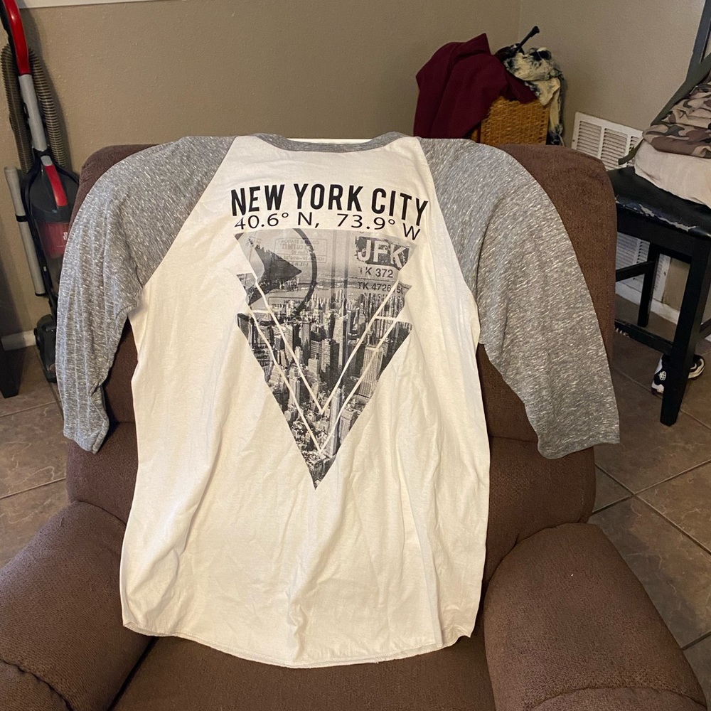 Long sleeve tee shirt